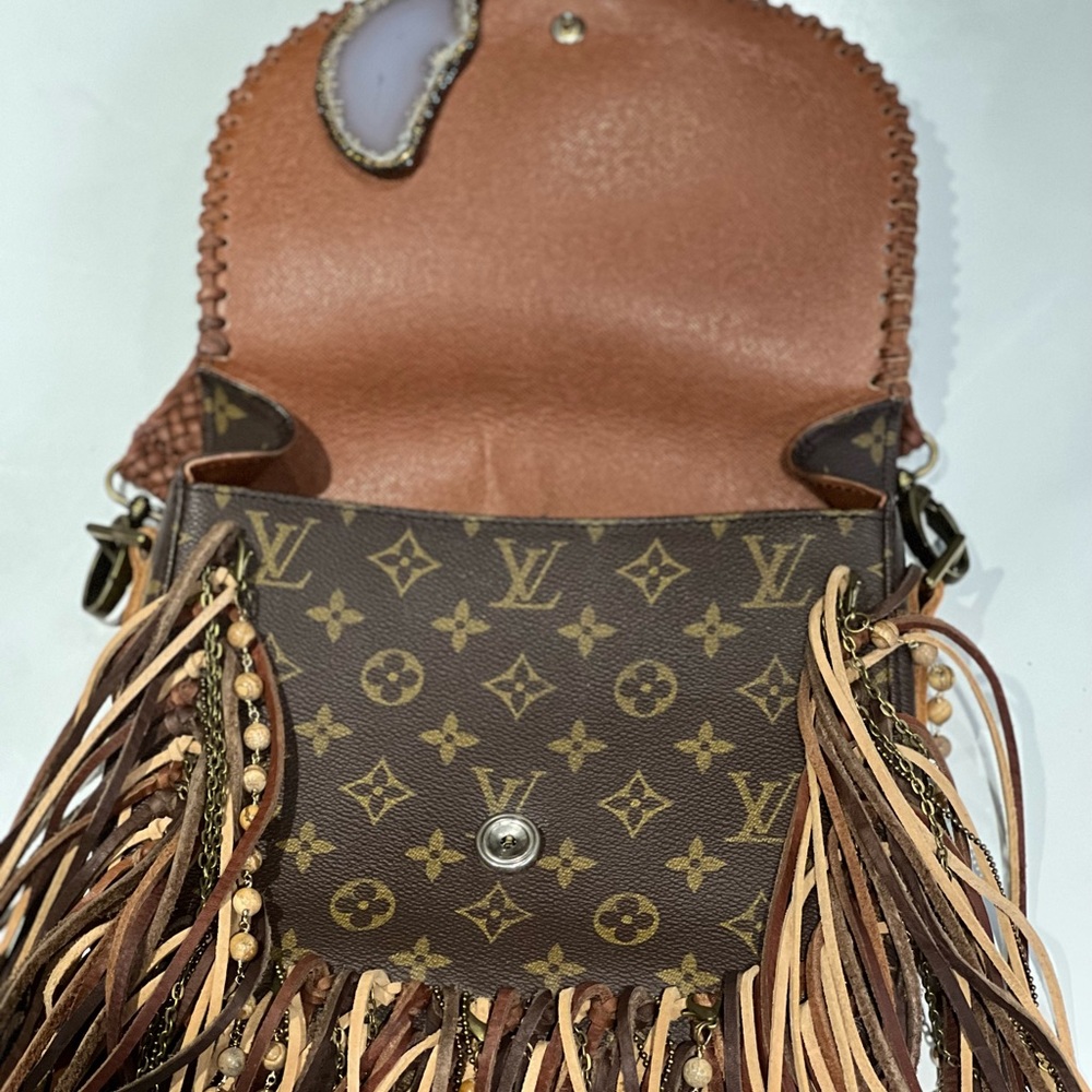 Vintage Boho World Traveler Crossbody - Picture 3 of 10